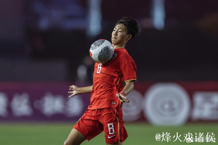 儿童节U16国足冠军礼到手 09国少依旧任重道远 儿童节U16国足冠军礼到手 09国少依旧任重道远