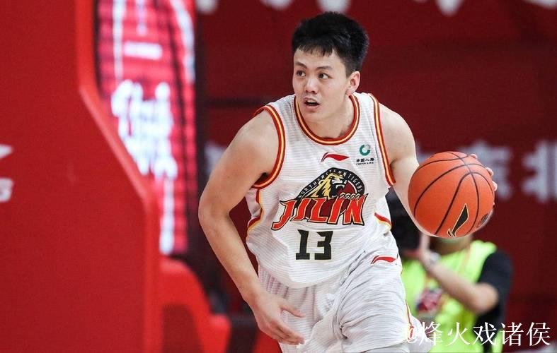 姜宇星转会辽篮后有望成巨星，他首发表现抢眼，效率和防守俱佳，未来潜力巨大